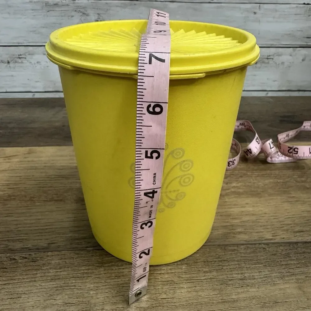 Vintage Tupperware 809-6 Lemon Yellow 6.5